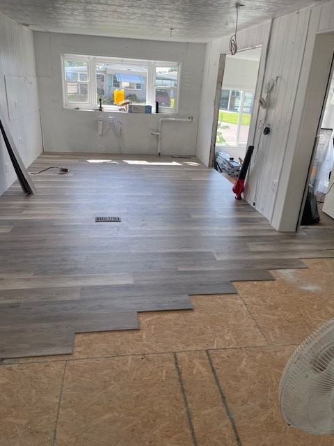 New plank flooring in a Tampa Bay mobile home